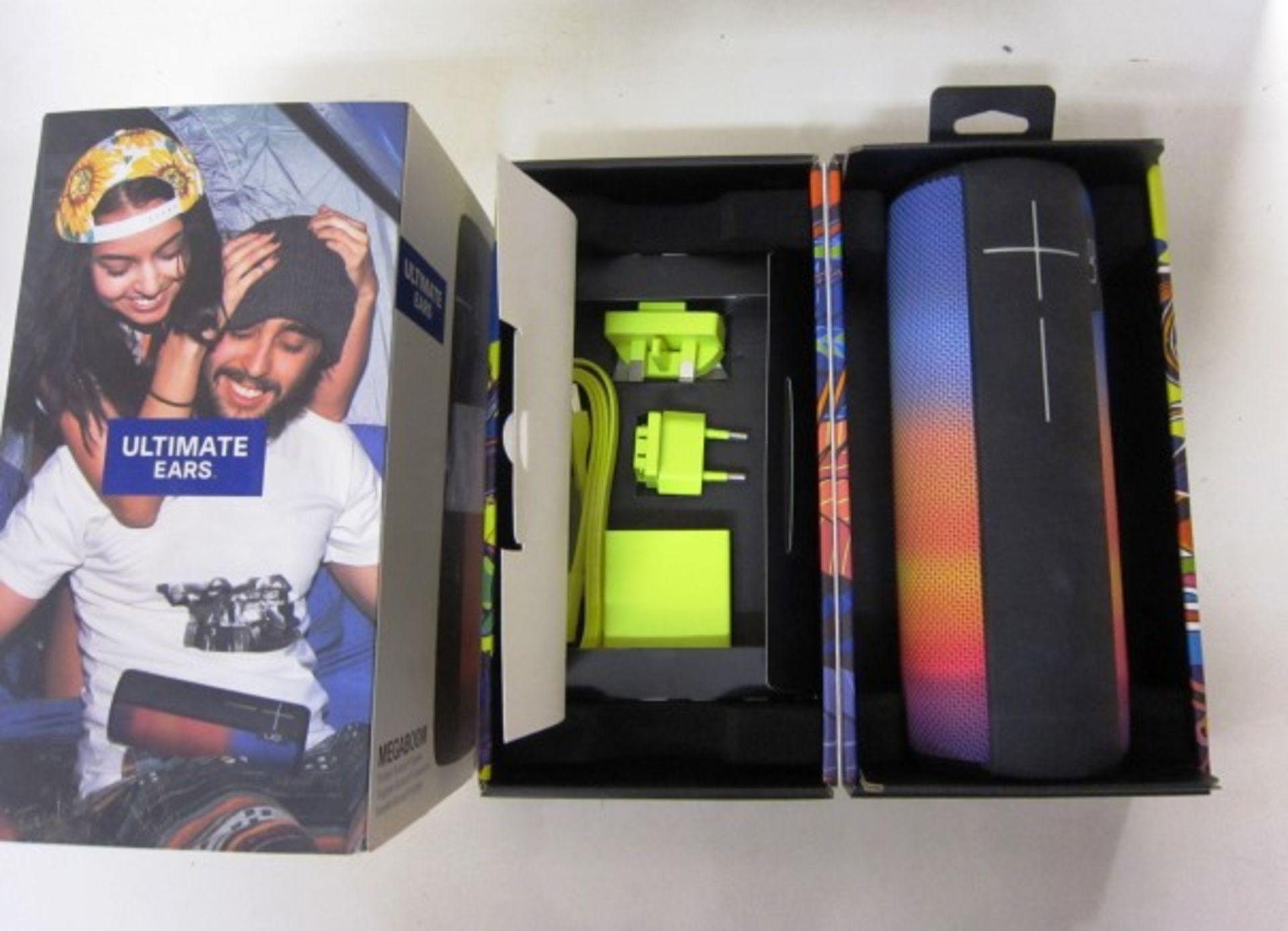 UE Megaboom portable bluetooth speaker in radiance apple custom colours. Used very good condition,