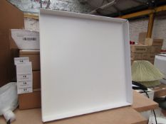 | 1X | E15 CM04 SQUARE TRAY SIGNAL WHITE | LOOKS UNUSED (NO GUARANTEE), BOXED | RRP £299.04 |