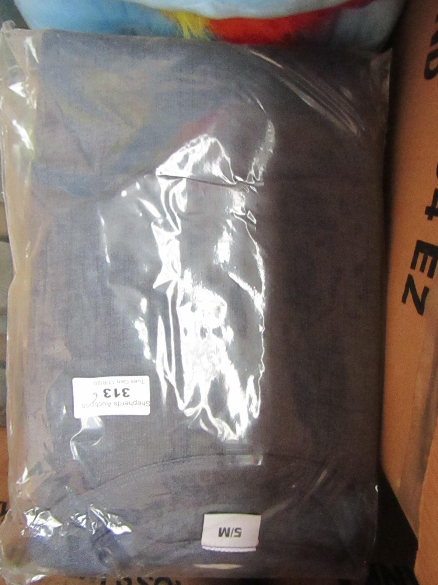 6x 5/M Long Sleeve Thermal Tops. New & packaged.
