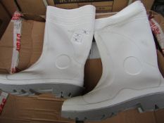 Pair of White steel toe cap wellies, new size 11
