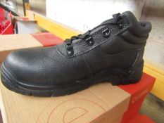 Centek Black Steel Toe Cap Boot size 8 New & Boxed.