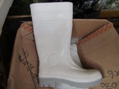 Pair of White steel toe cap wellies, new size 3