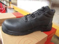 Centek Black Steel Toe Cap Boot size 8 New & Boxed.