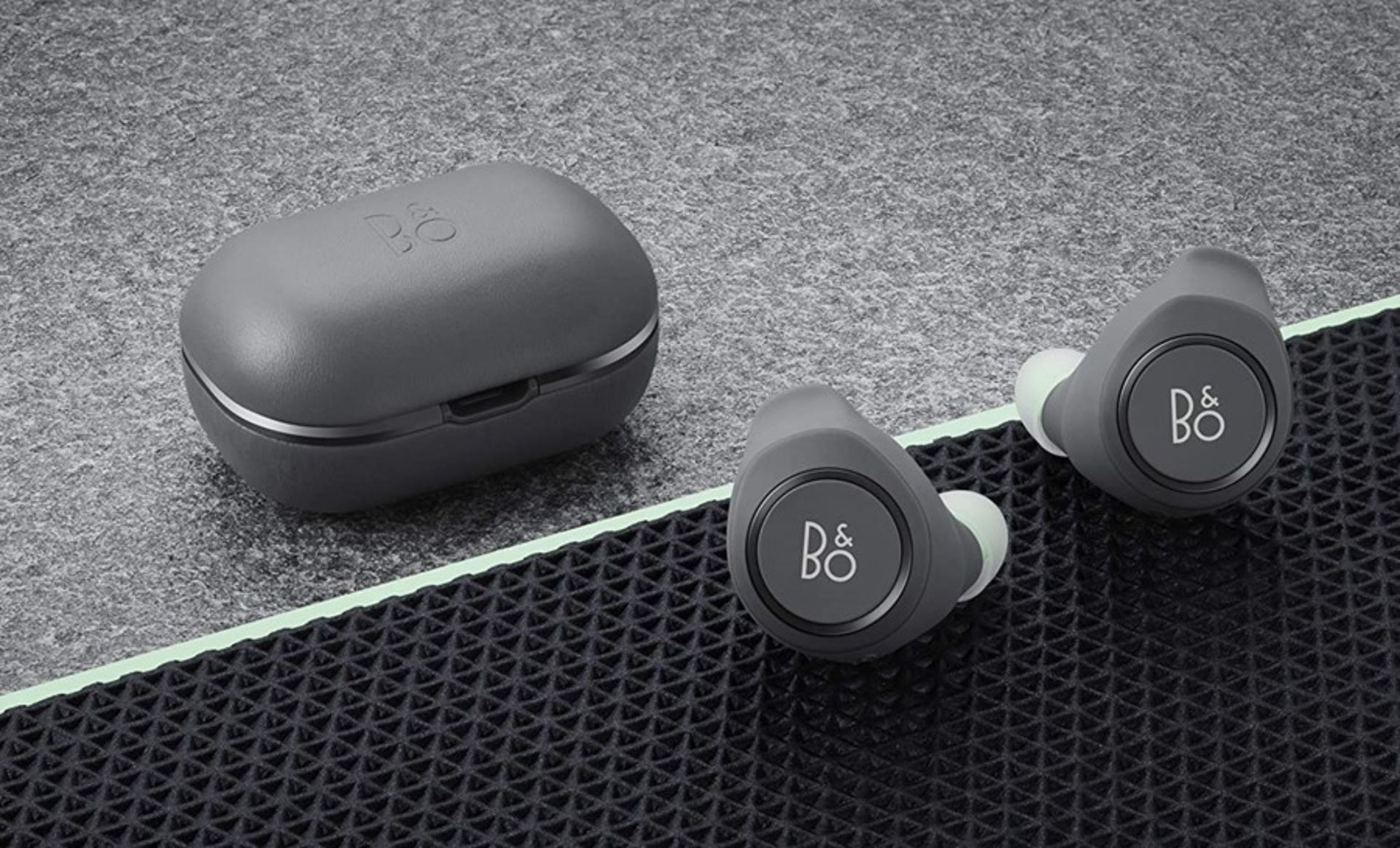 1 x set of Grey Bang and Olufsen E8 wireless earphones, boxed and brand new, Collection Tuesday : - Image 3 of 3