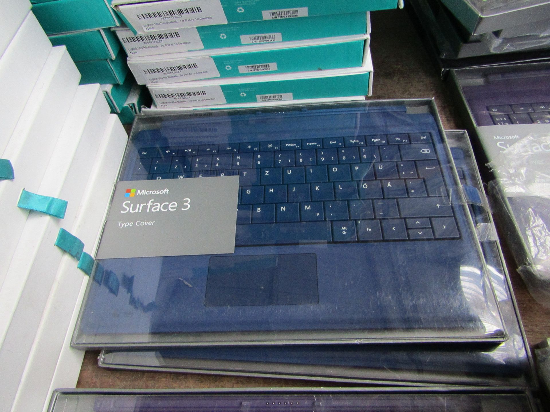 Microsoft Surface 3 type cover, untested and boxed. QWERTY keyboard