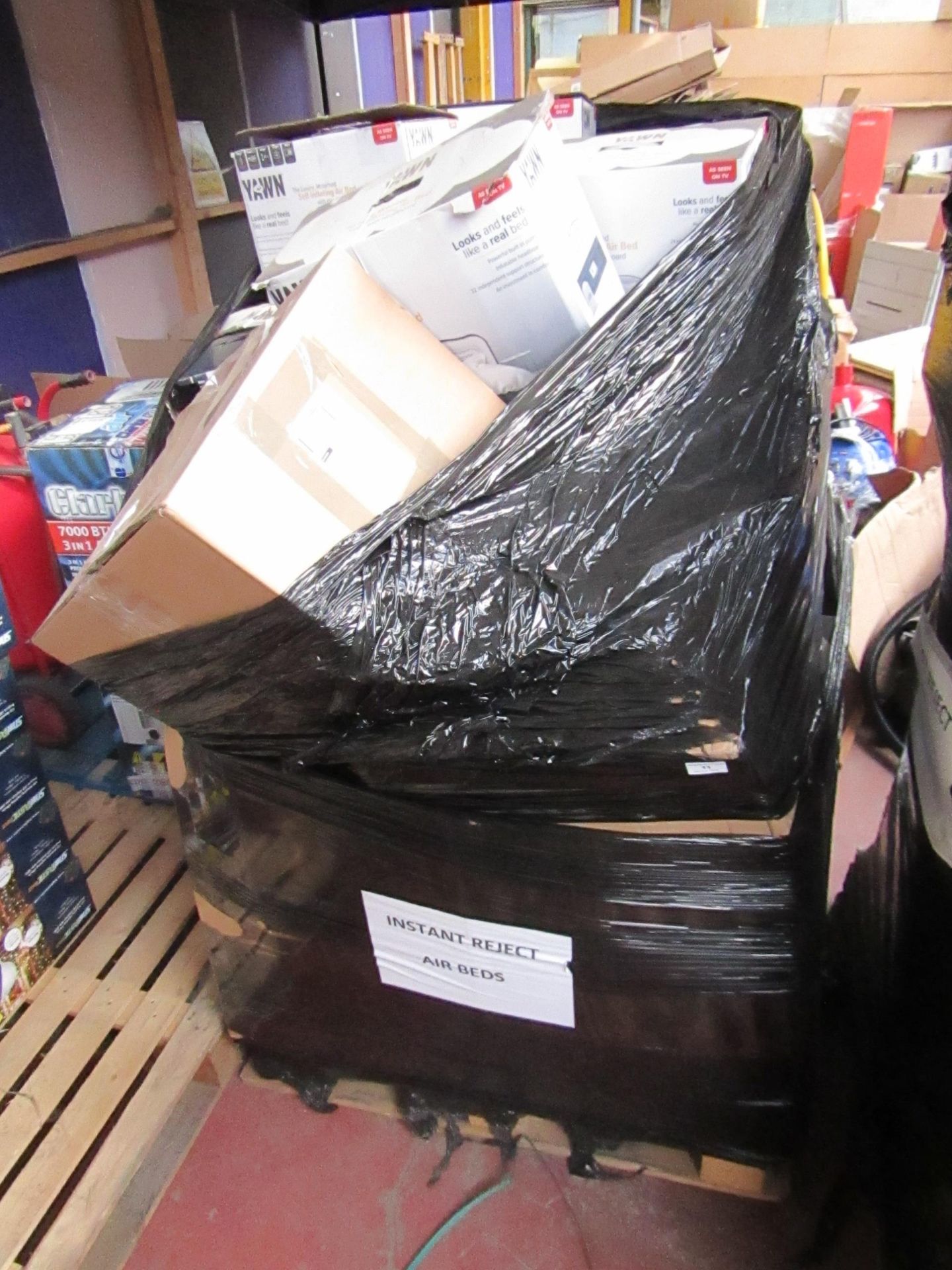 | 1X | PALLET OF APPROX 20-25 VARIOUS SIZED AIR BEDS, ALL RAW CUSTOMER RETURNS | UNCHECKED | NO