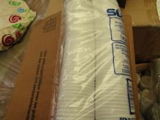 3000 x Solo Plastiv vented Lids. VL34R. Unused & Packaged