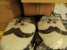 2x Aroma Home - Fun for Feet - Fuzzy Slippers - Size 7 - Packaged.