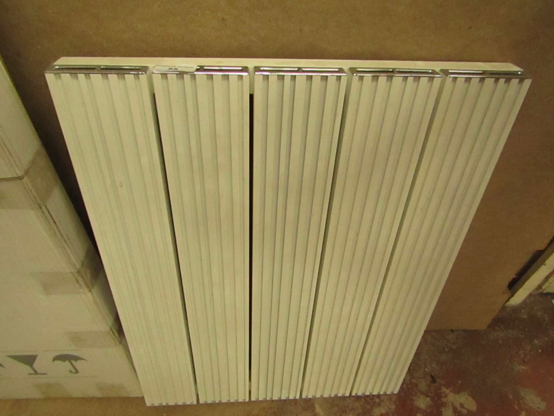 White & Chrome Wall Mounted Radiator 470x600mm - Unboxed.