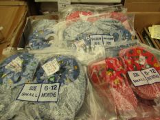 Box of 12 Pairs of Baby Booties. Upto 18months. New & Packaged