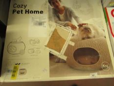 Curver Pet Life Cozy pet Home. Boxed but unchecked