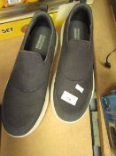 Skechers Size 12 Go Walk Slip on Shoes. These are ex display so have been worn slightly.