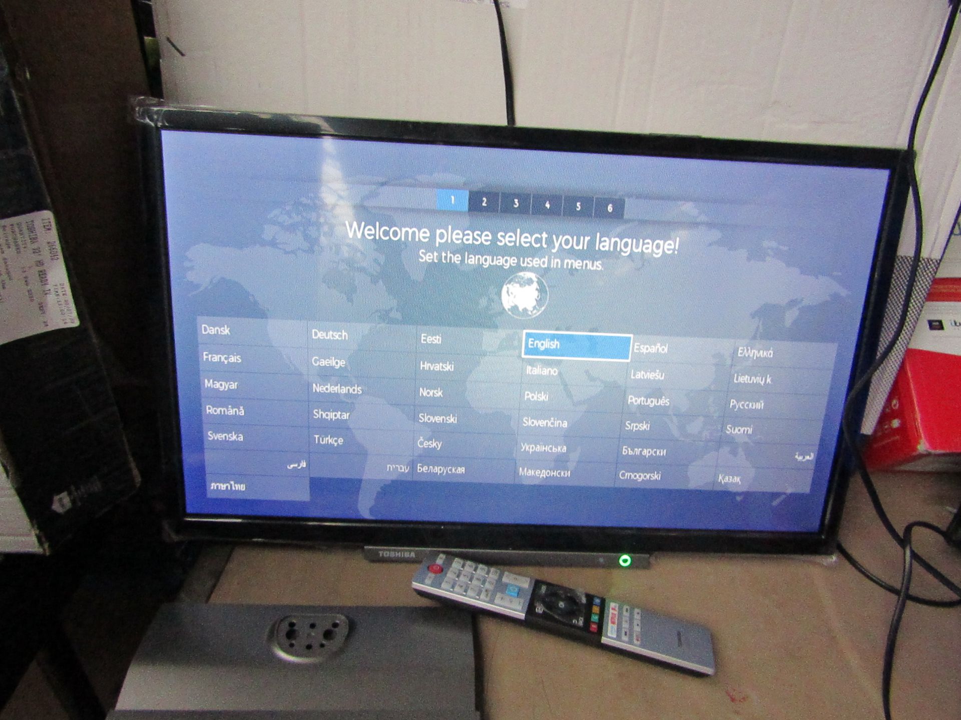 Toshiba24WD3A63DB 24" Full HD LED Smart TV, tested working with original box and remote control,