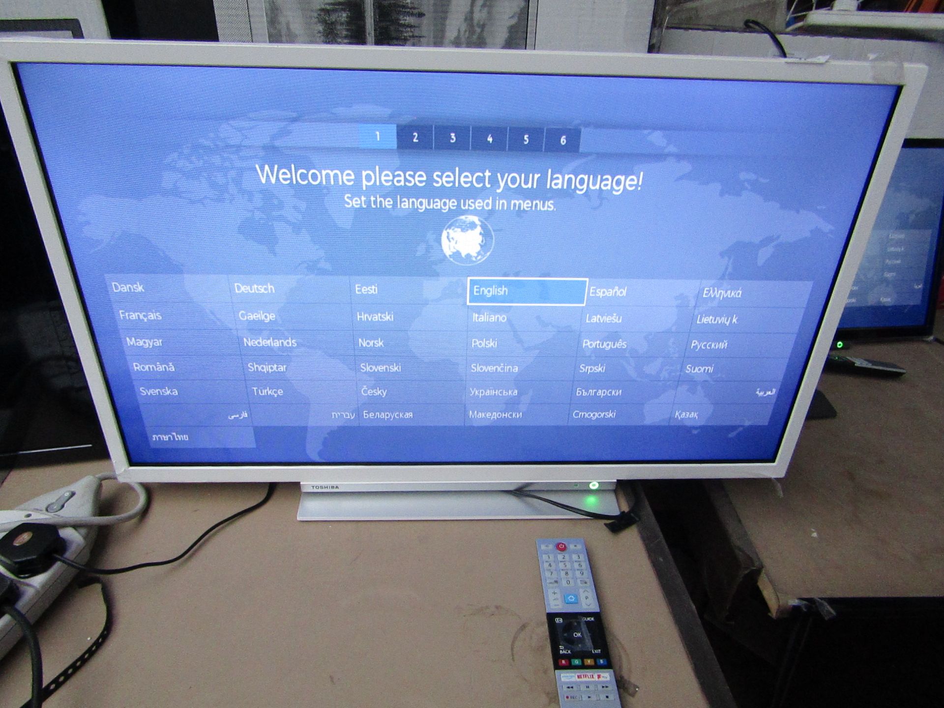 Toshiba 32W3864DB 32" smart LED TV, tested working wth remote control, stand and original box.