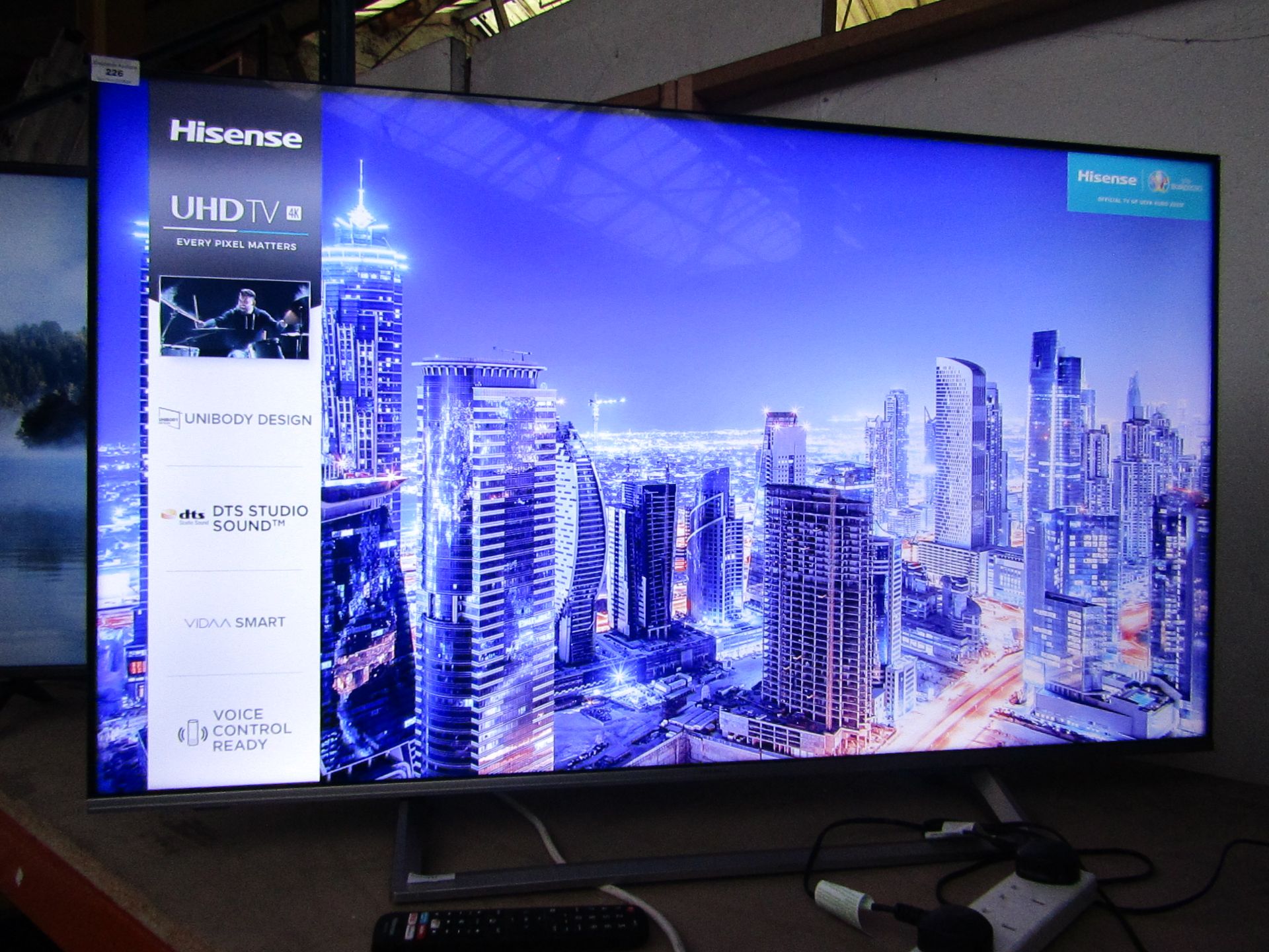 Hisense H50B7500UK 50" smart 4K LED TV, tested working with original box, remtoe control and