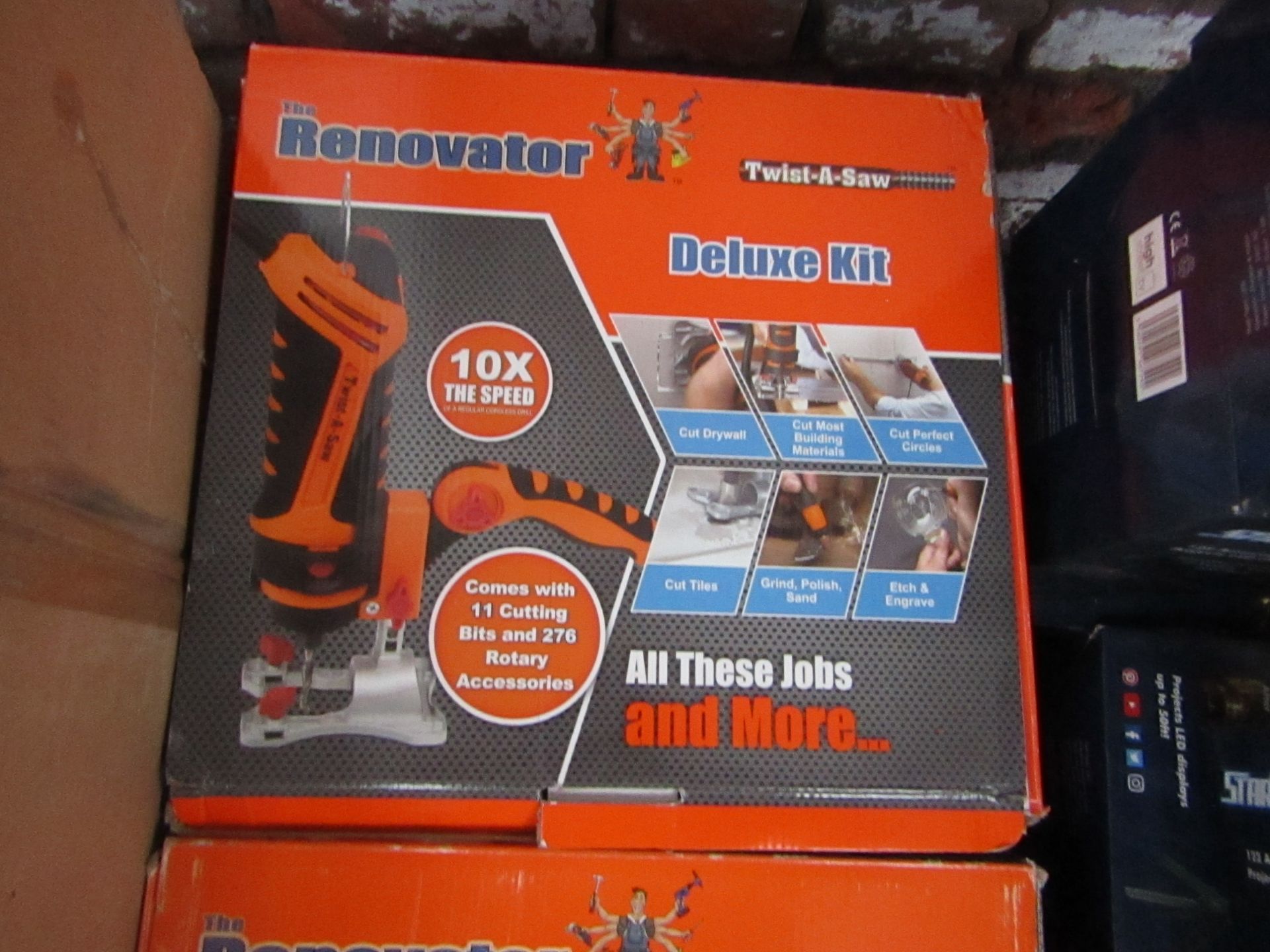 | 1X | RENOVATOR TWIST A SAW WITH ACCESSORY KIT | MAIN UNIT IS TESTED WORKING BUT WE HAVEN'T CHECKED