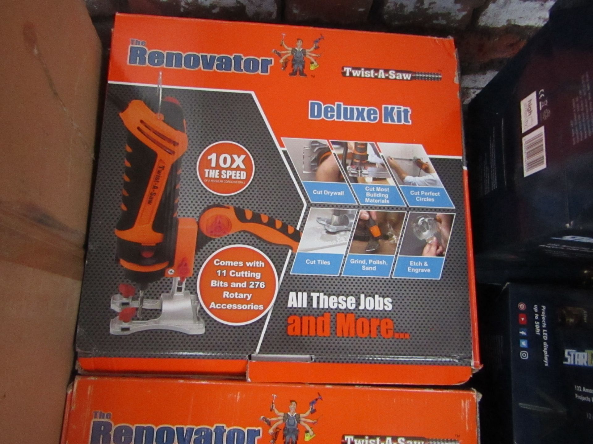 | 1X | RENOVATOR TWIST A SAW WITH ACCESSORY KIT | MAIN UNIT IS TESTED WORKING BUT WE HAVEN'T CHECKED