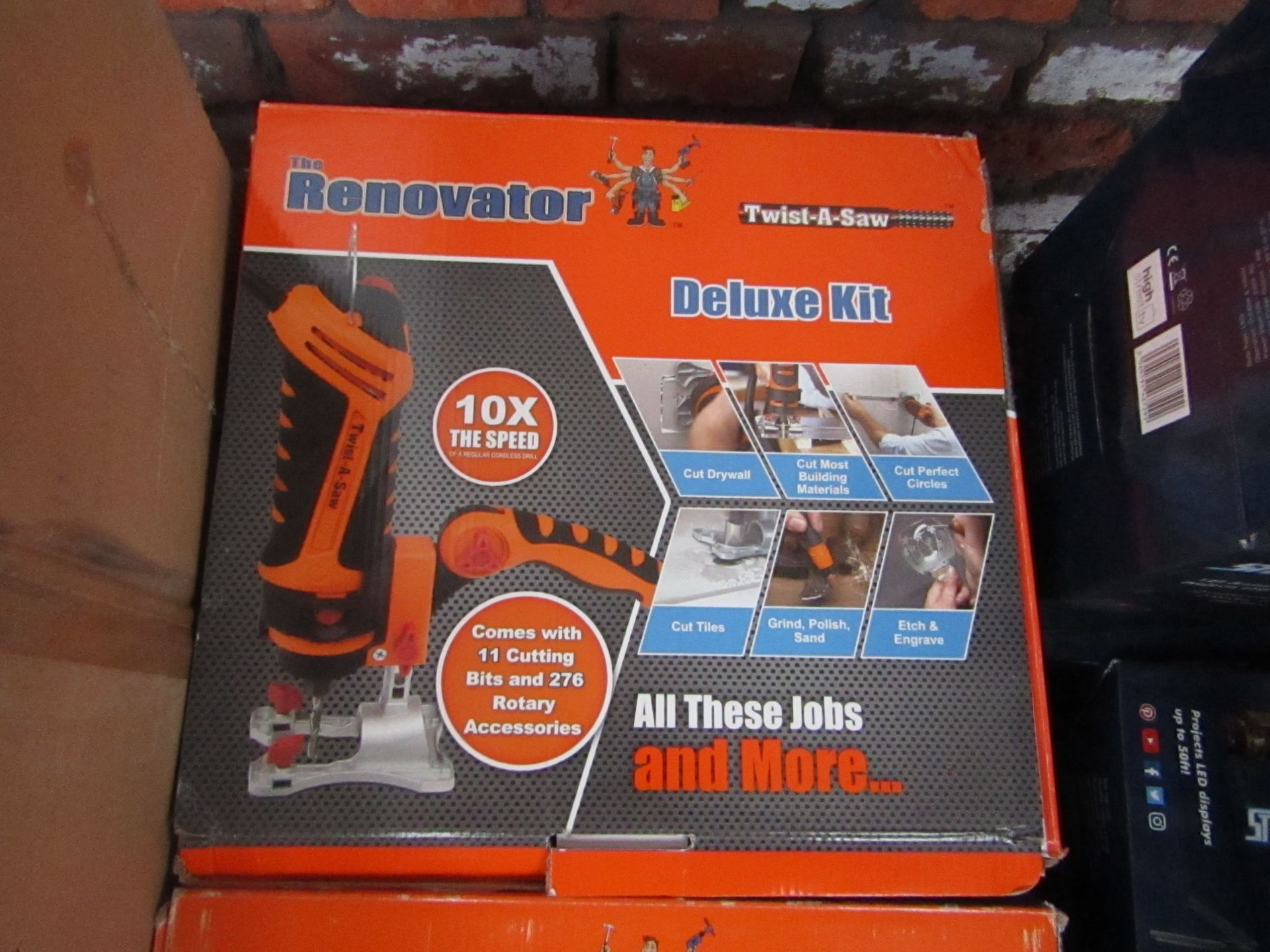 | 1X | RENOVATOR TWIST A SAW WITH ACCESSORY KIT | MAIN UNIT IS TESTED WORKING BUT WE HAVEN'T CHECKED