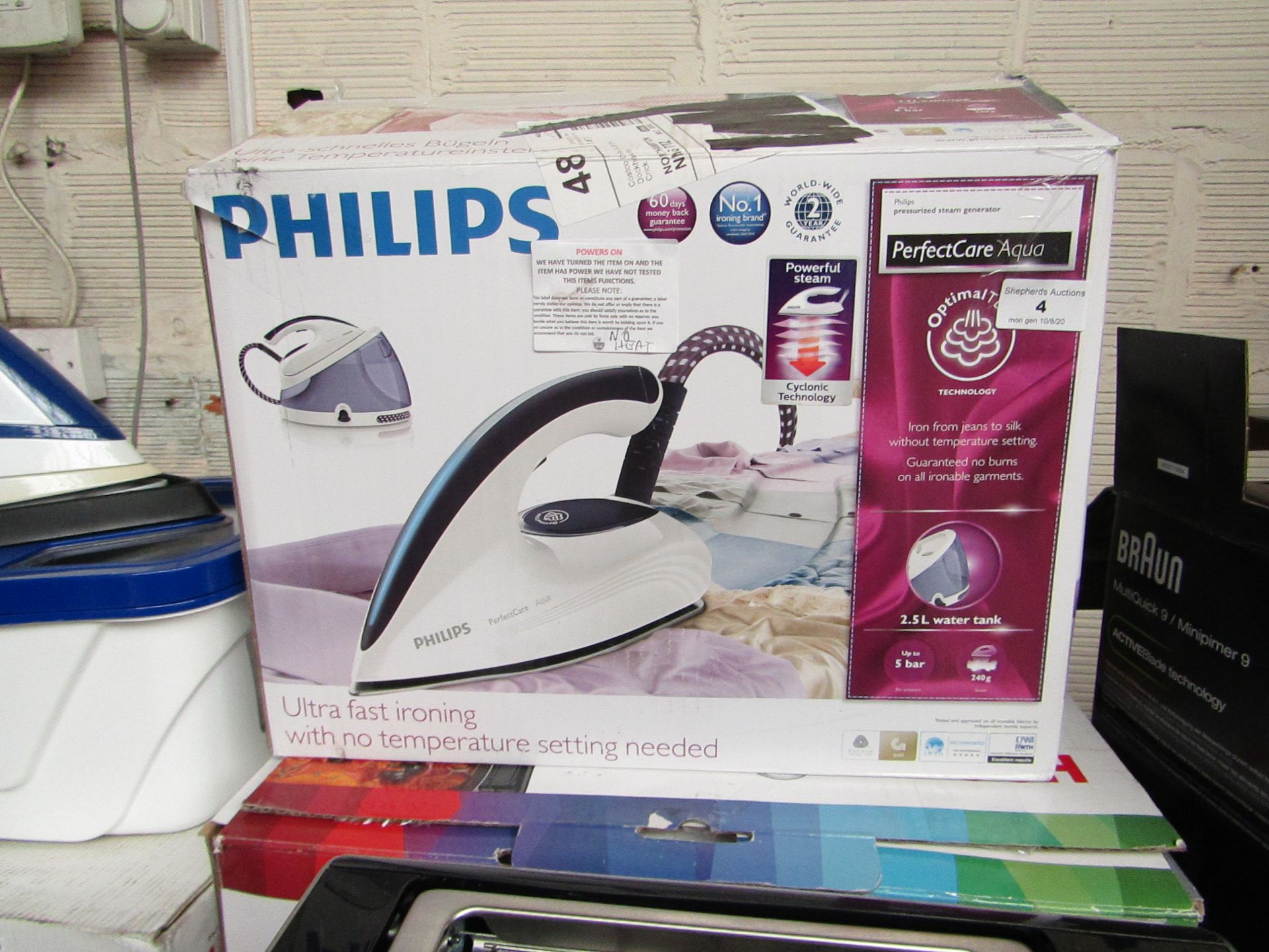 Philips - Perfectcare Aqua Steam Generator Iron - Item Powers On. RRP CIRCA £149.99.