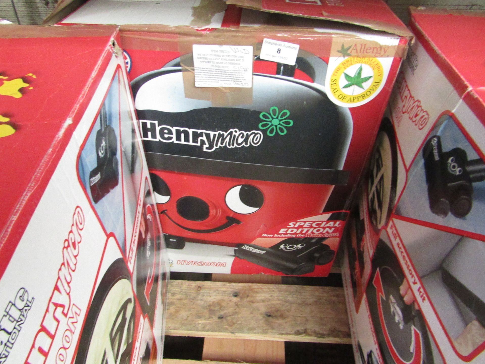 Numatic Henry Micro HVR200M- Vacuum Cleaner - Item Has Been Used But is Tested Working & Boxed.