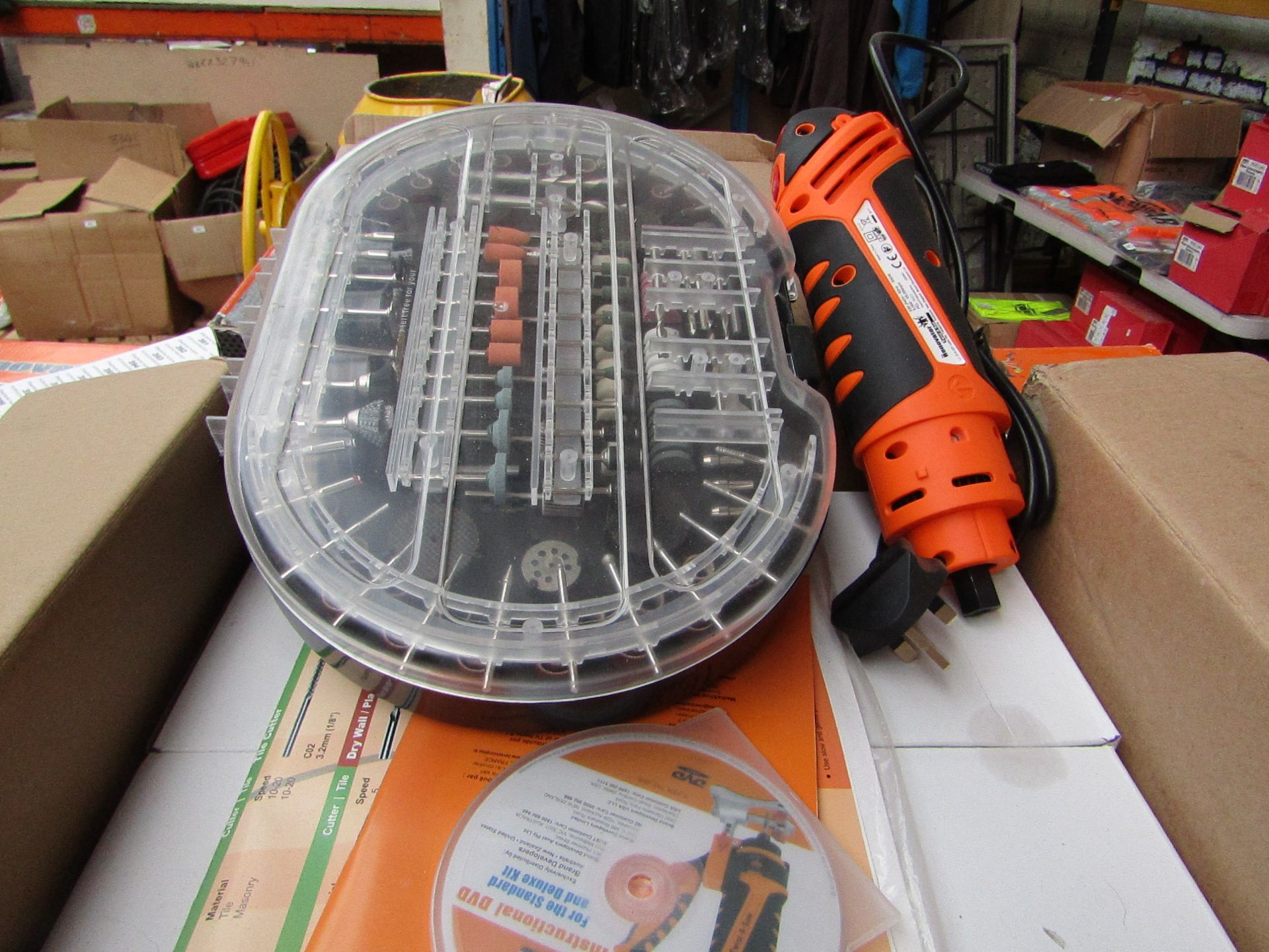 | 1X | RENOVATOR TWIST A SAW WITH ACCESSORY KIT | TESTED AND WORKING BUT WE HAVEN'T CHECKED IF ALL