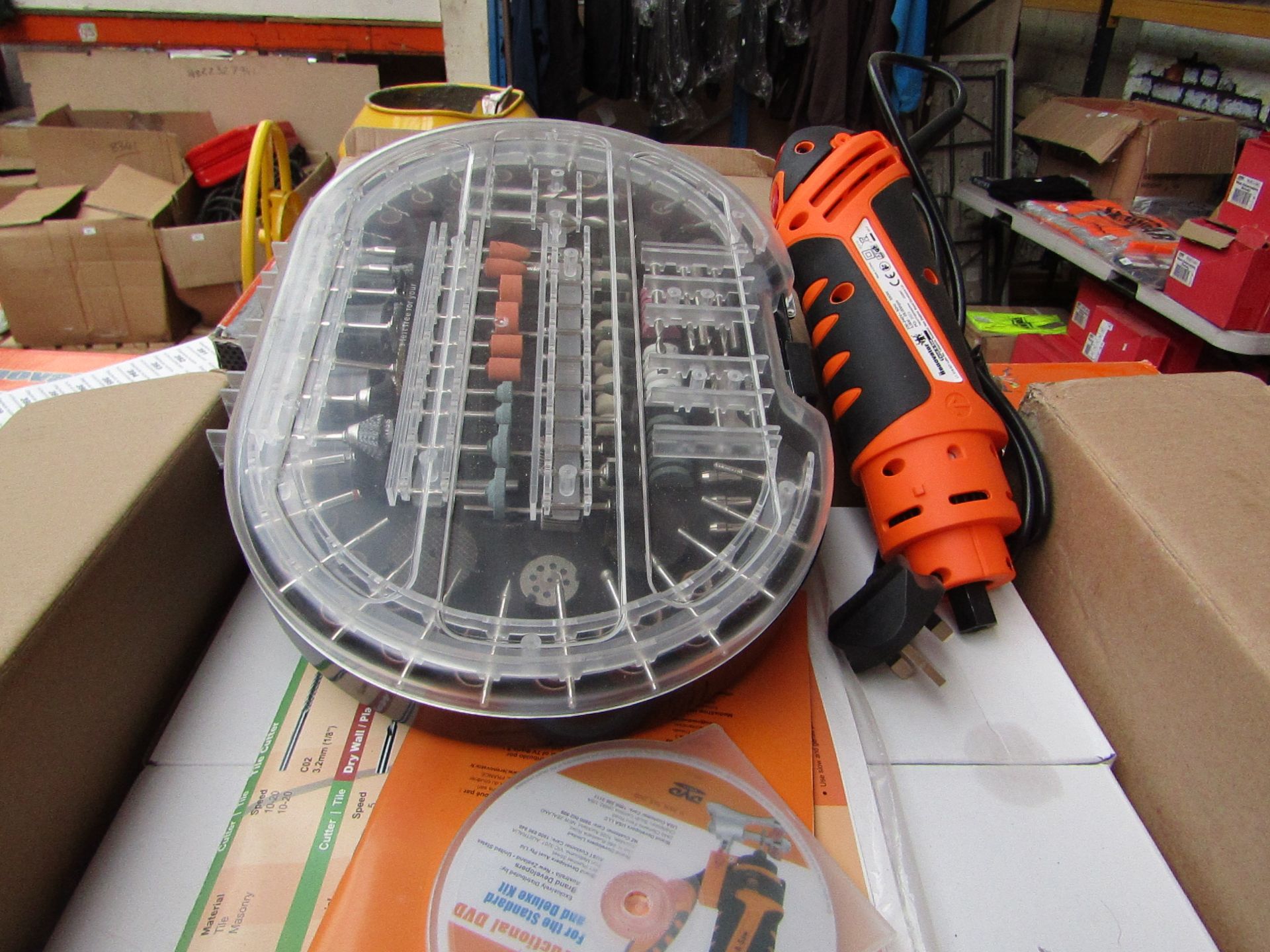 | 1X | RENOVATOR TWIST A SAW WITH ACCESSORY KIT | TESTED AND WORKING BUT WE HAVEN'T CHECKED IF ALL