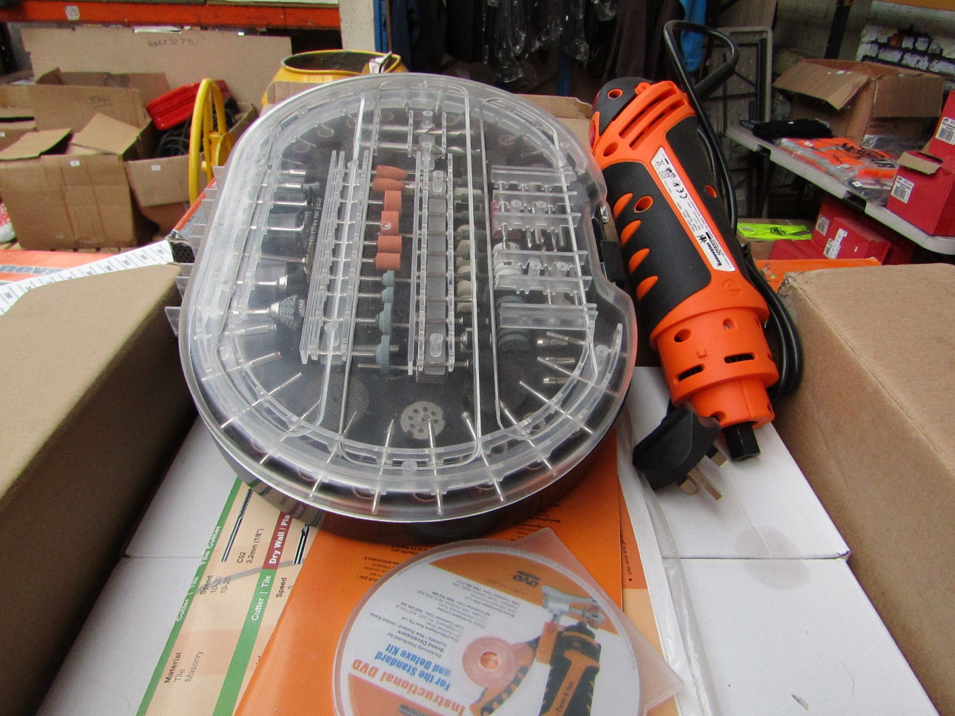 | 1X | RENOVATOR TWIST A SAW WITH ACCESSORY KIT | TESTED AND WORKING BUT WE HAVEN'T CHECKED IF ALL