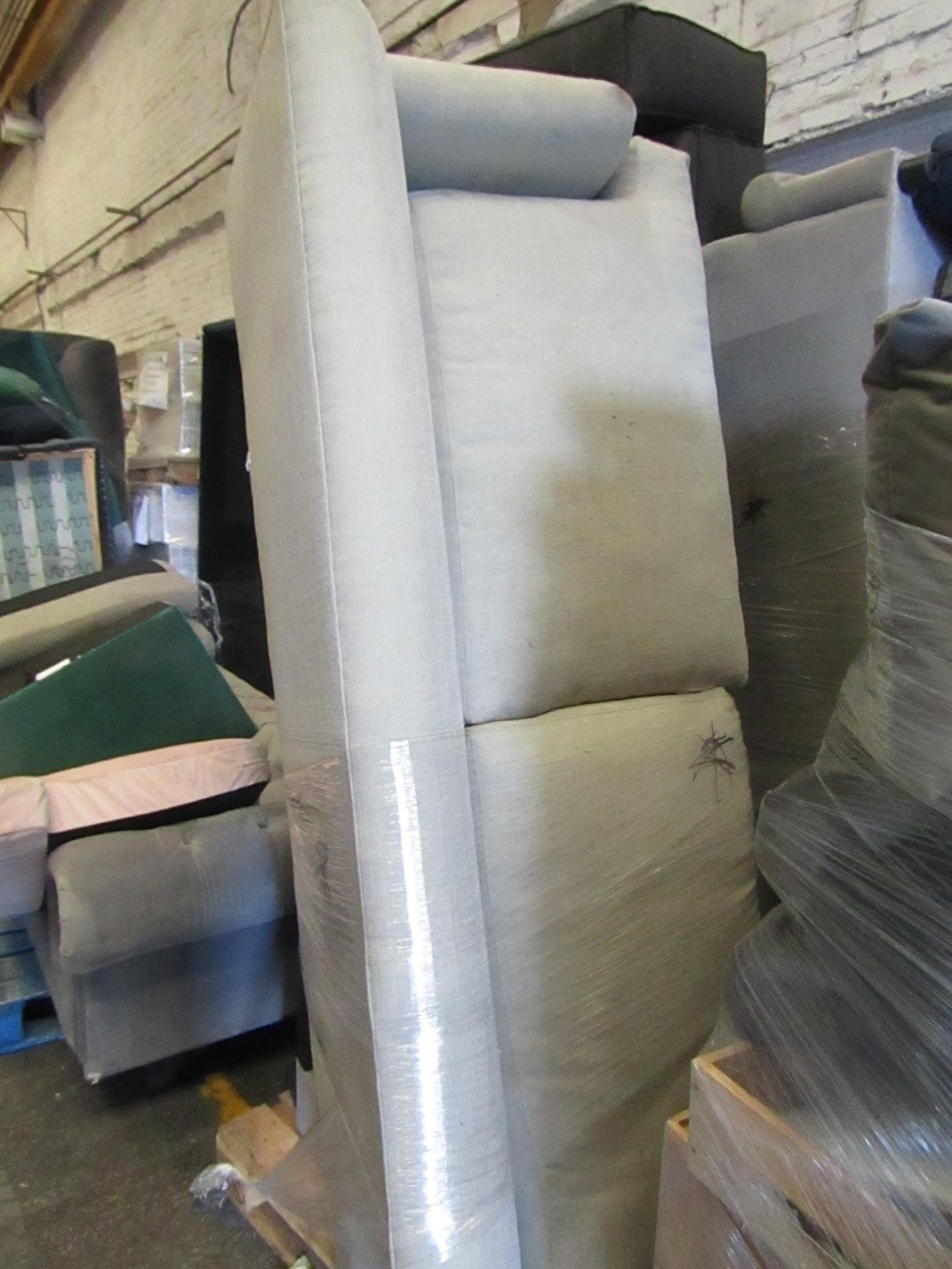 | 13X | PALLETS OF SWOON BER SOFAS, THESE ARE CUSTOMER RETURNS SO COULD HAVE MINOR DAMAGE, MAJOR - Image 10 of 11