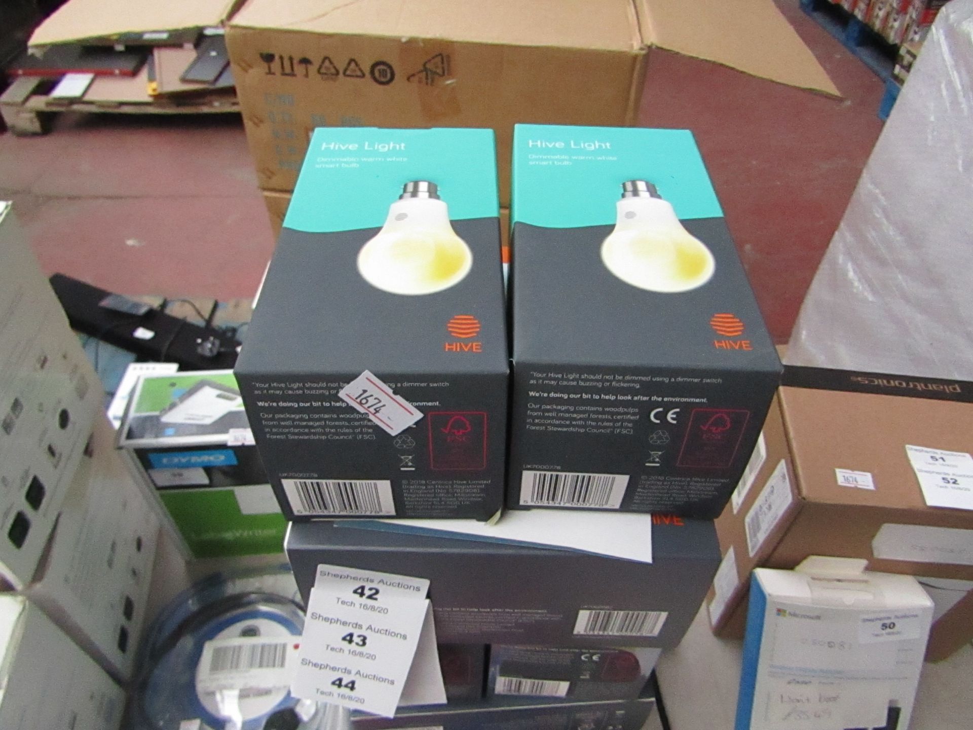 Hive hub and 2 pack of bulbs starter set, unchecked and boxed.