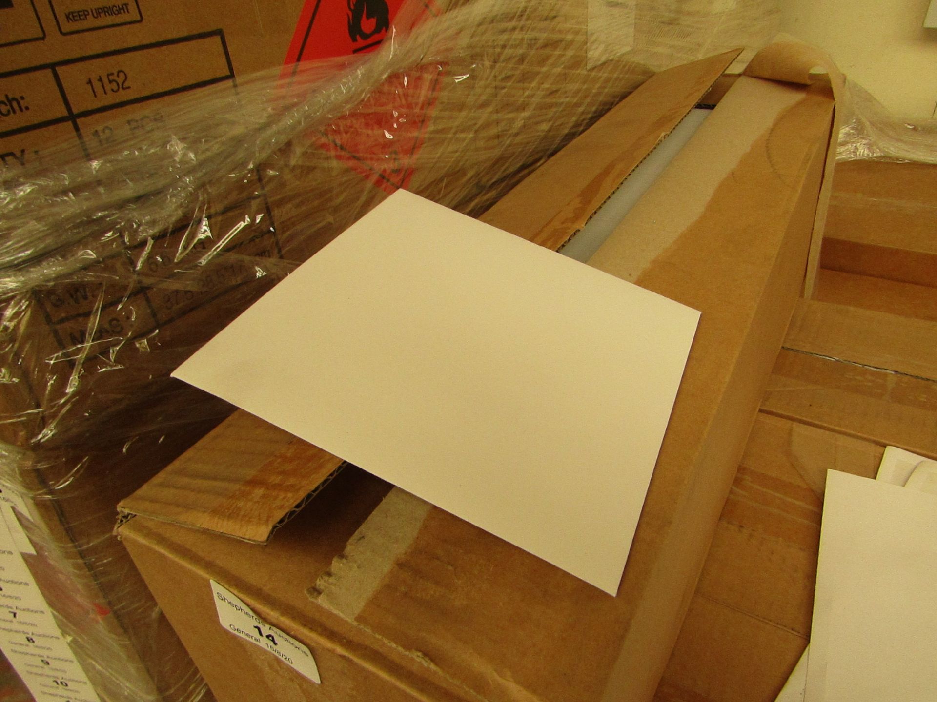 Box of 750 Gummed Bankers Envelopes. 143mm x 143mm. Unused & Boxed (White).