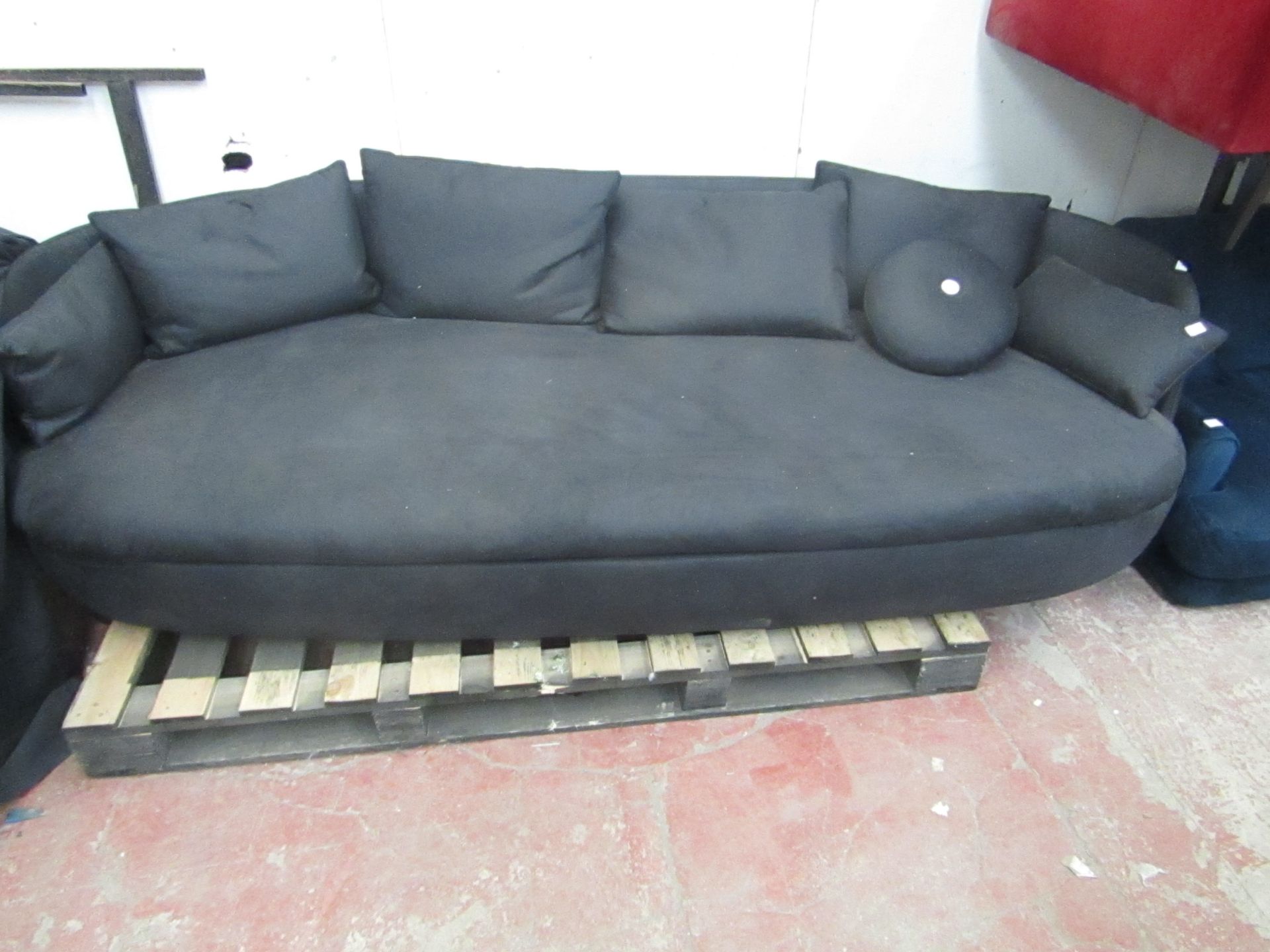 | 1X | MOOOI BART DAYBED ABBRACCI IN BLACK | LOOKS UNUSED (NO GUARANTEE) | RRP CIRCA £4500 |