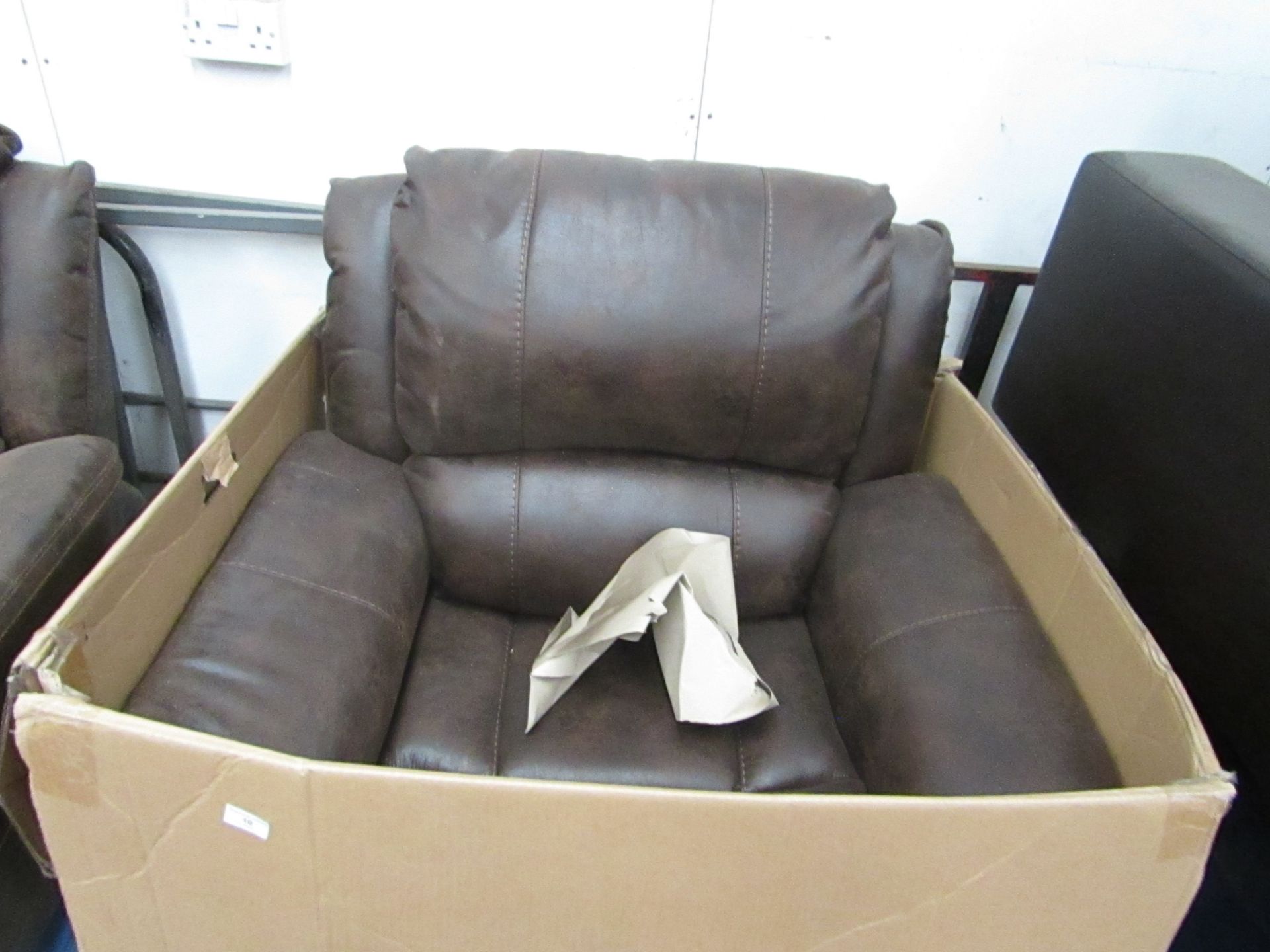 Electric reclining heated massaging arm chair, unable to chaeck as has a damaged plug