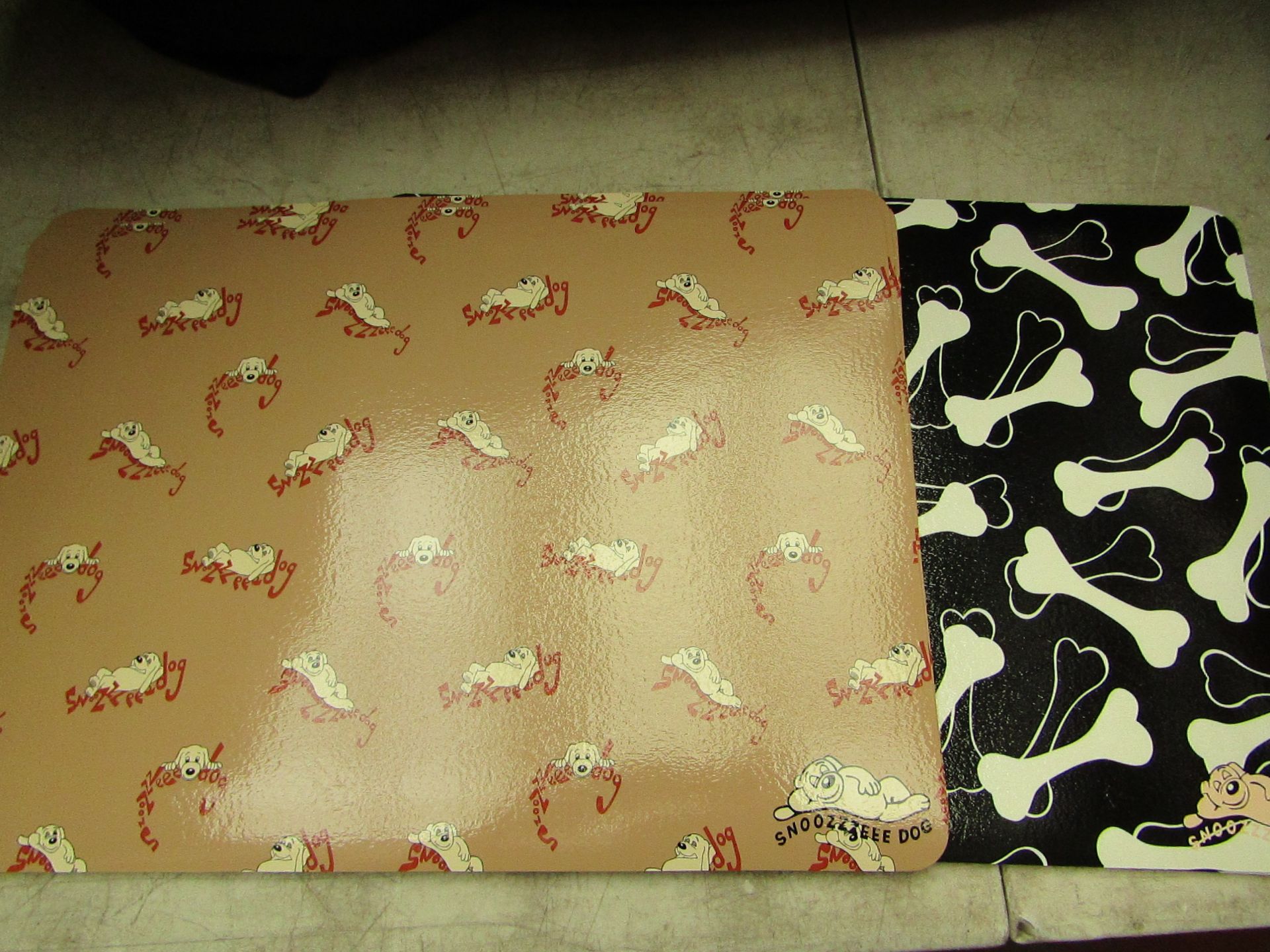 5 Packs of 6 Snoozzzeee Dog Food Mats. 42cm x 30cm Each. New & Packaged