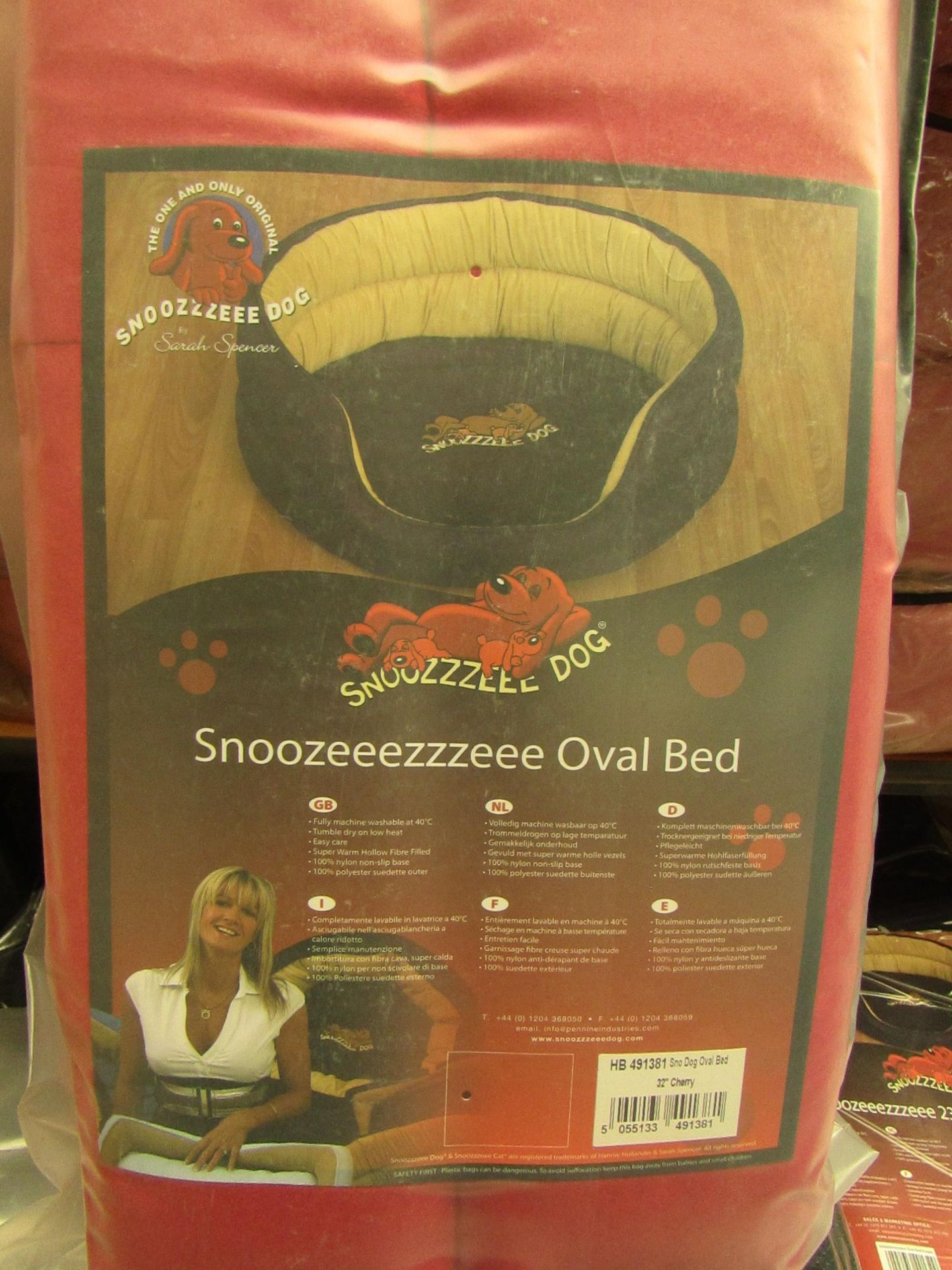 Snoozeeezzzeee Oval Bed. 32" In Cherry. New & Packaged