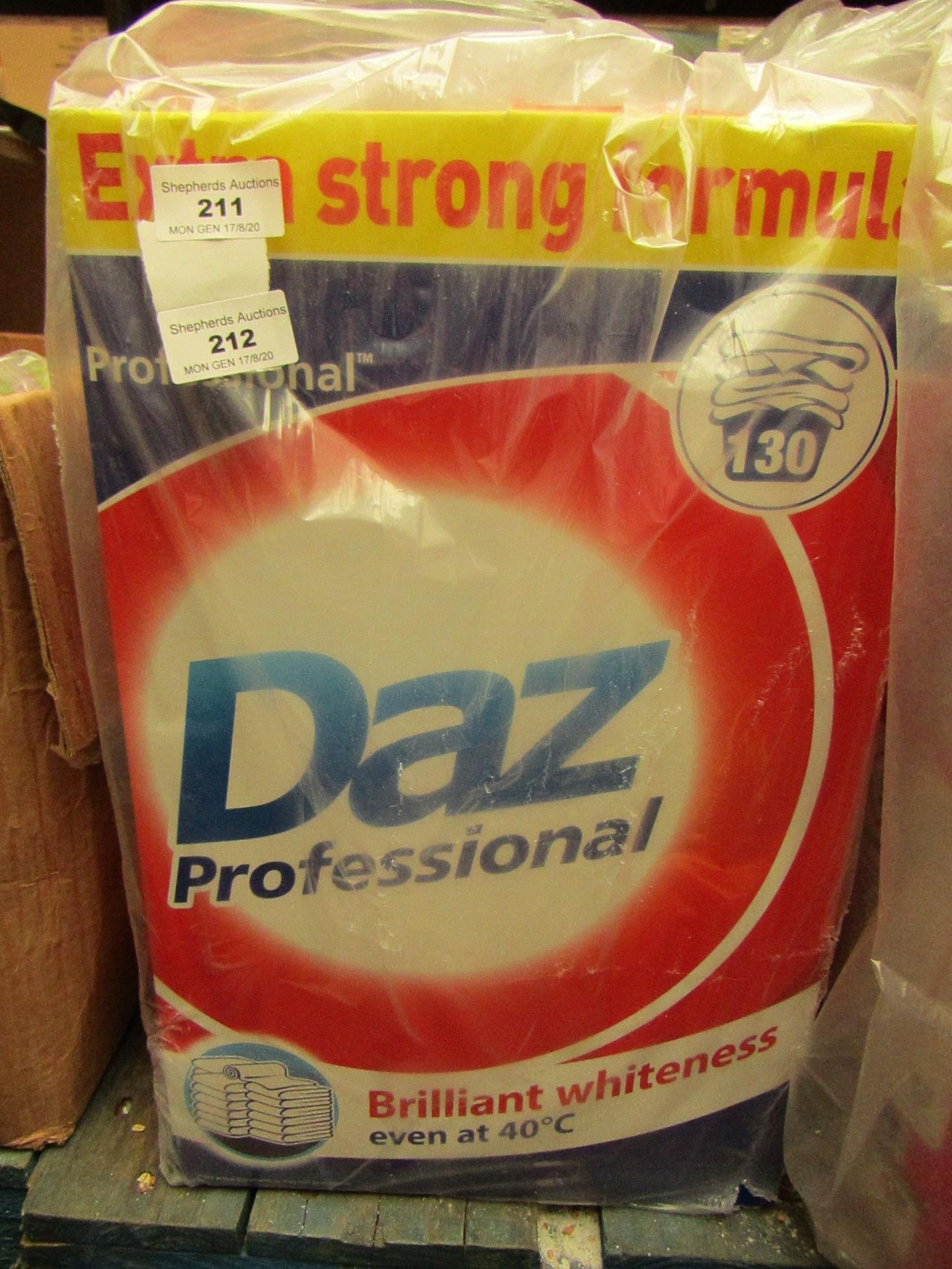 Daz Proffessional 130 washes Washing Powder. Box has split but has been repaired.