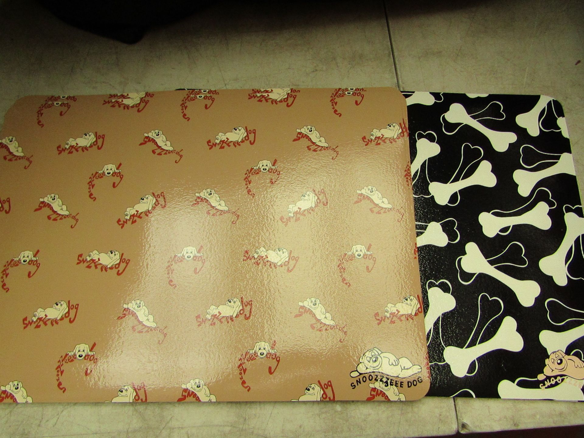 5 Packs of 6 Snoozzzeee Dog Food Mats. 42cm x 30cm Each. New & Packaged