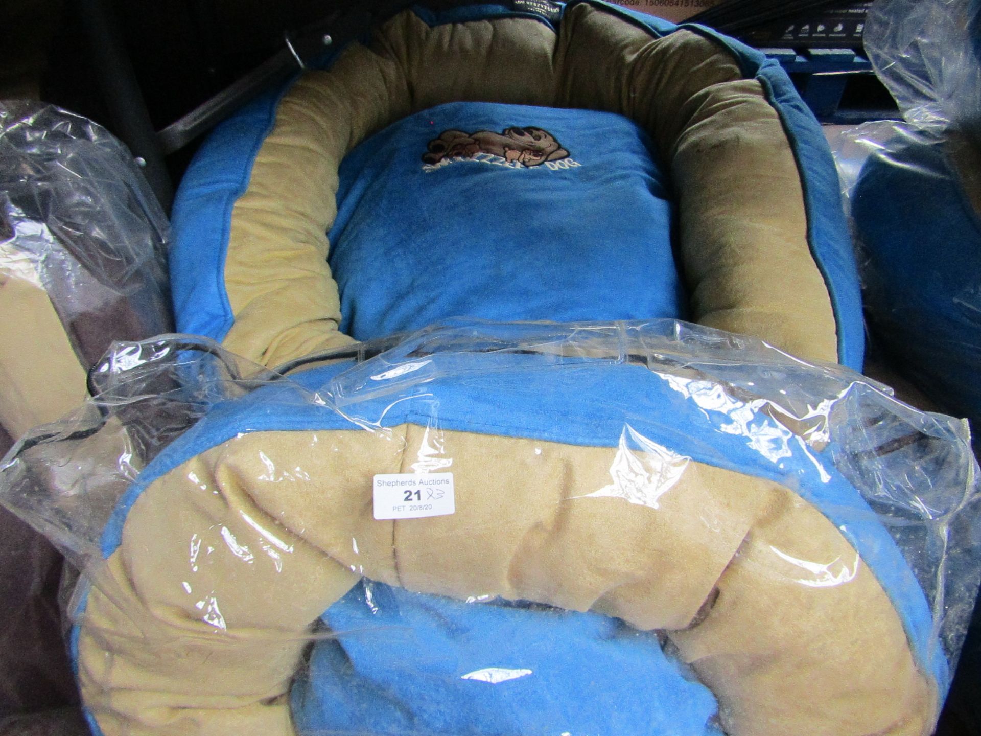 2x Snoozzzeee Dog - Sky Blue Donut Dog Bed (28"/71cm) - New - Note one is unpackaged. 1x