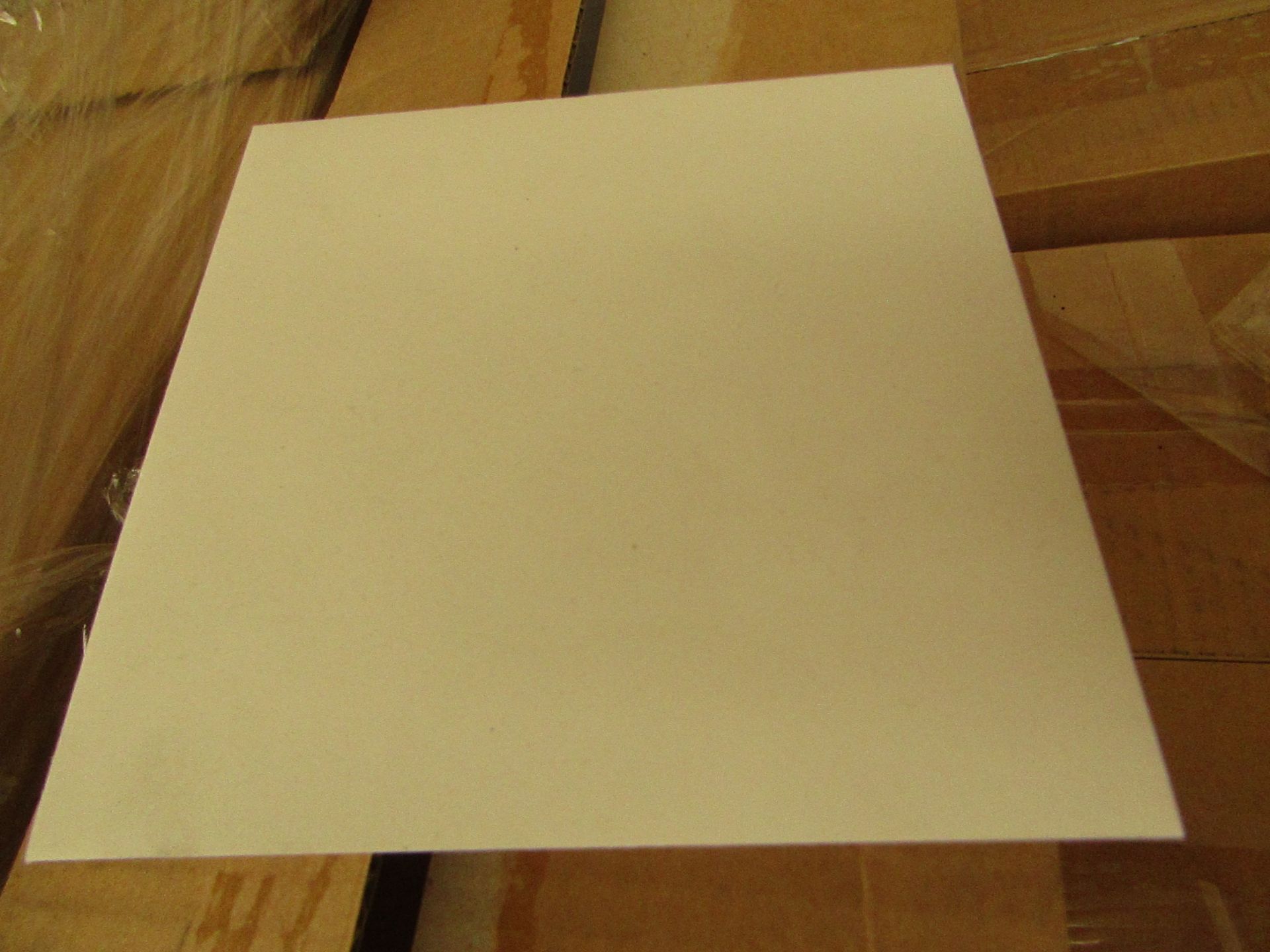 Box of 750 Gummed Bankers Envelopes. 143mm x 143mm. Unused & Boxed (White).