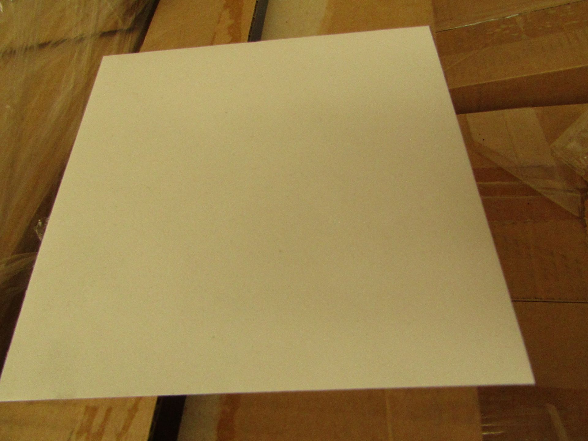 Box of 750 Gummed Bankers Envelopes. 143mm x 143mm. Unused & Boxed (White).