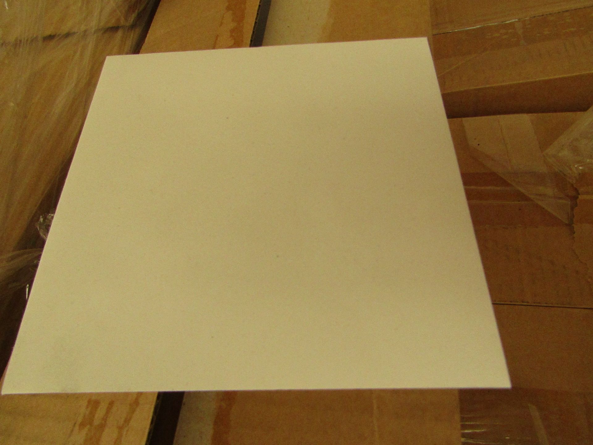 Box of 750 Gummed Bankers Envelopes. 143mm x 143mm. Unused & Boxed (White).