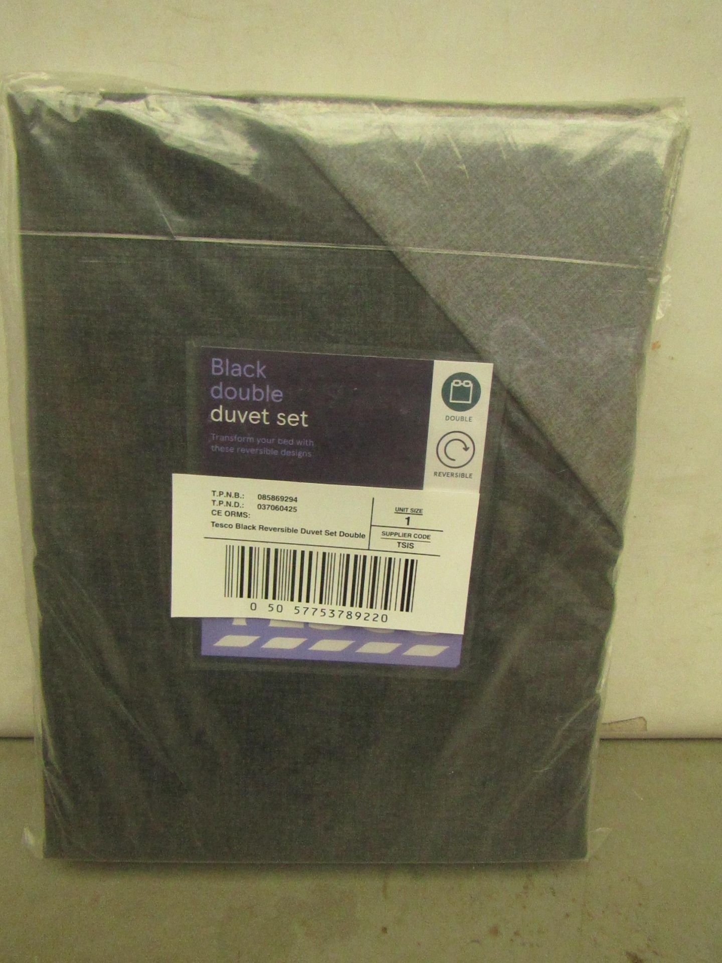 Black Double Duvet Set : 1x Duvet Cover. 2x Pillowcase's - New & Packaged.