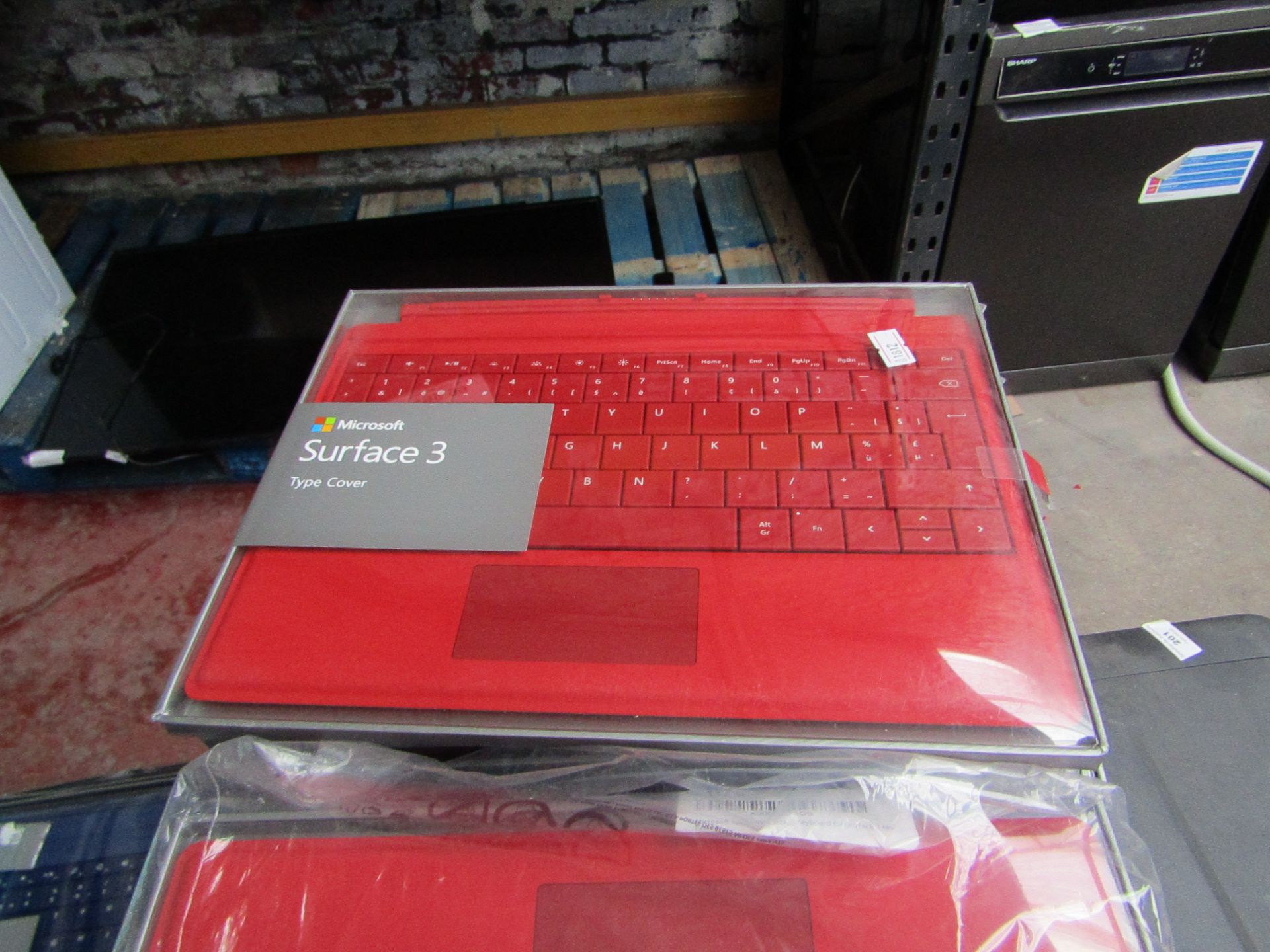 6x Microsoft Surface 3 type cover, untested and boxed. AZERTY keyboard