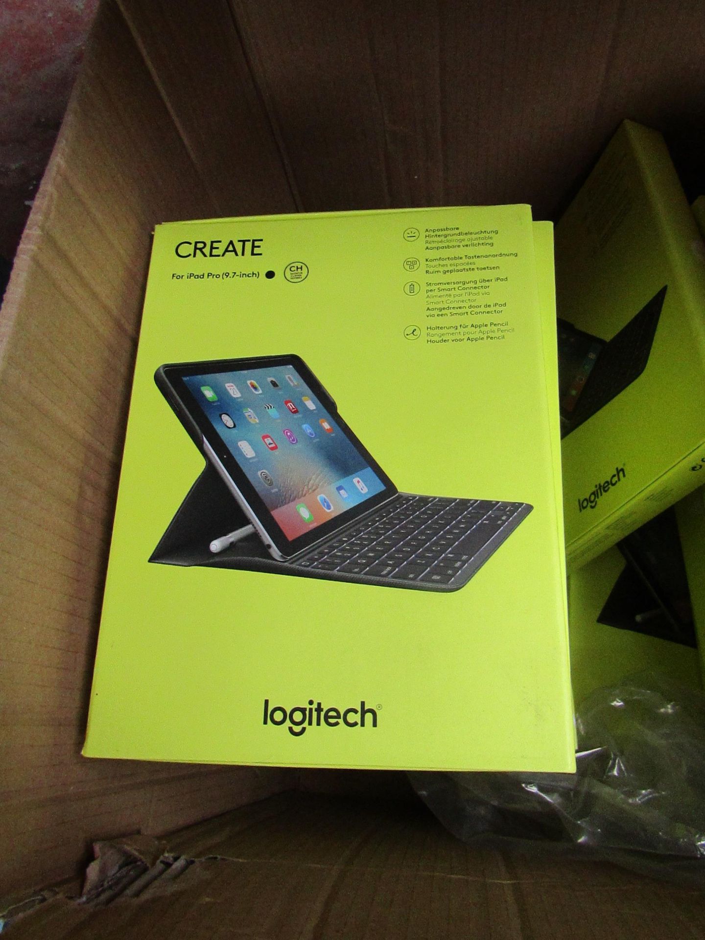 Logitech Create keyboard for iPad Pro 9.7", unchecked and boxed. Unsure on keyboard layout