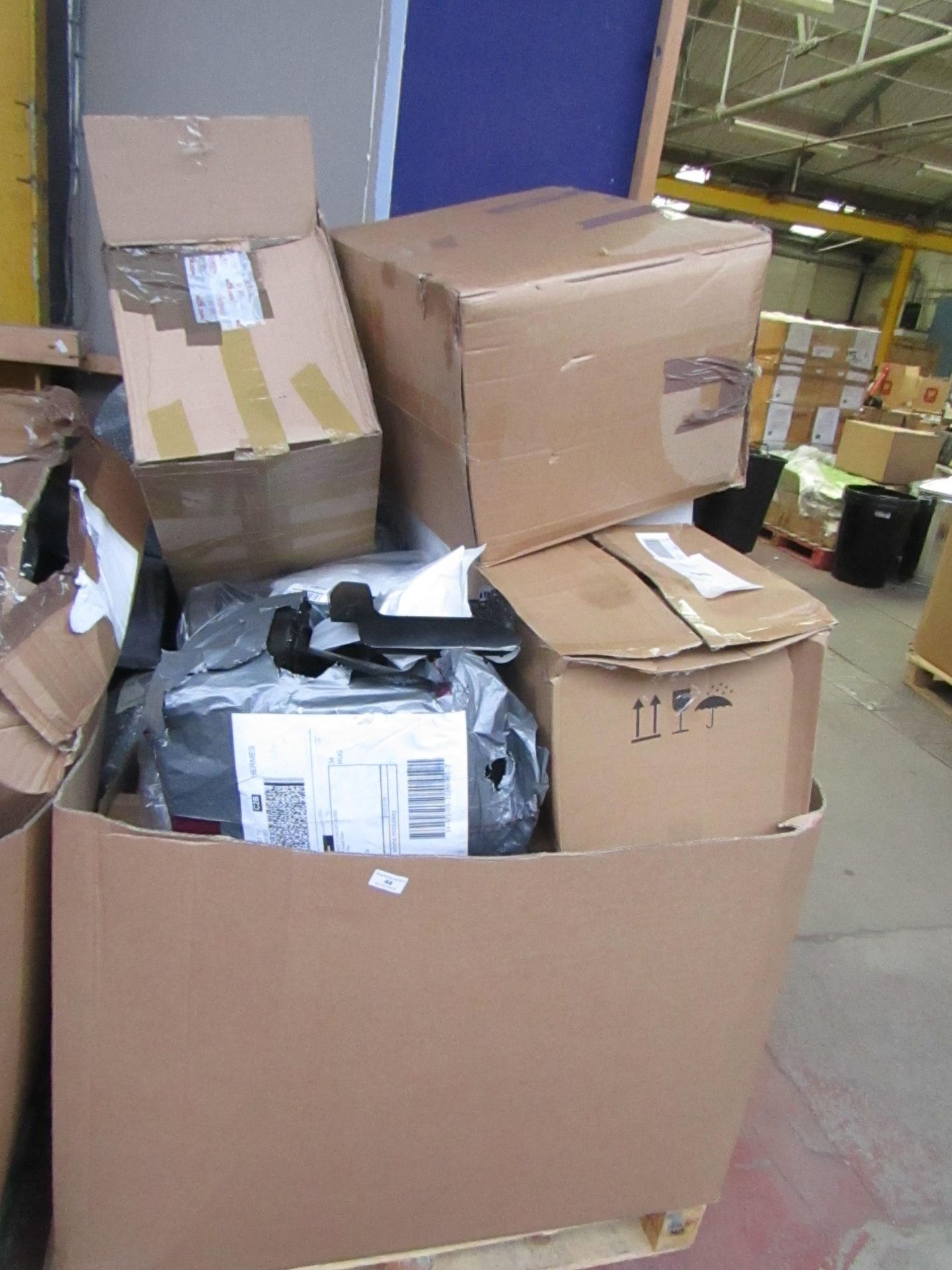 | 1X | PALLET OF APPROX 15 ITEMS WHICH LOOKS TO CONTAIN PRESSURE COOKERS, AIR FRYER COOKERS AND