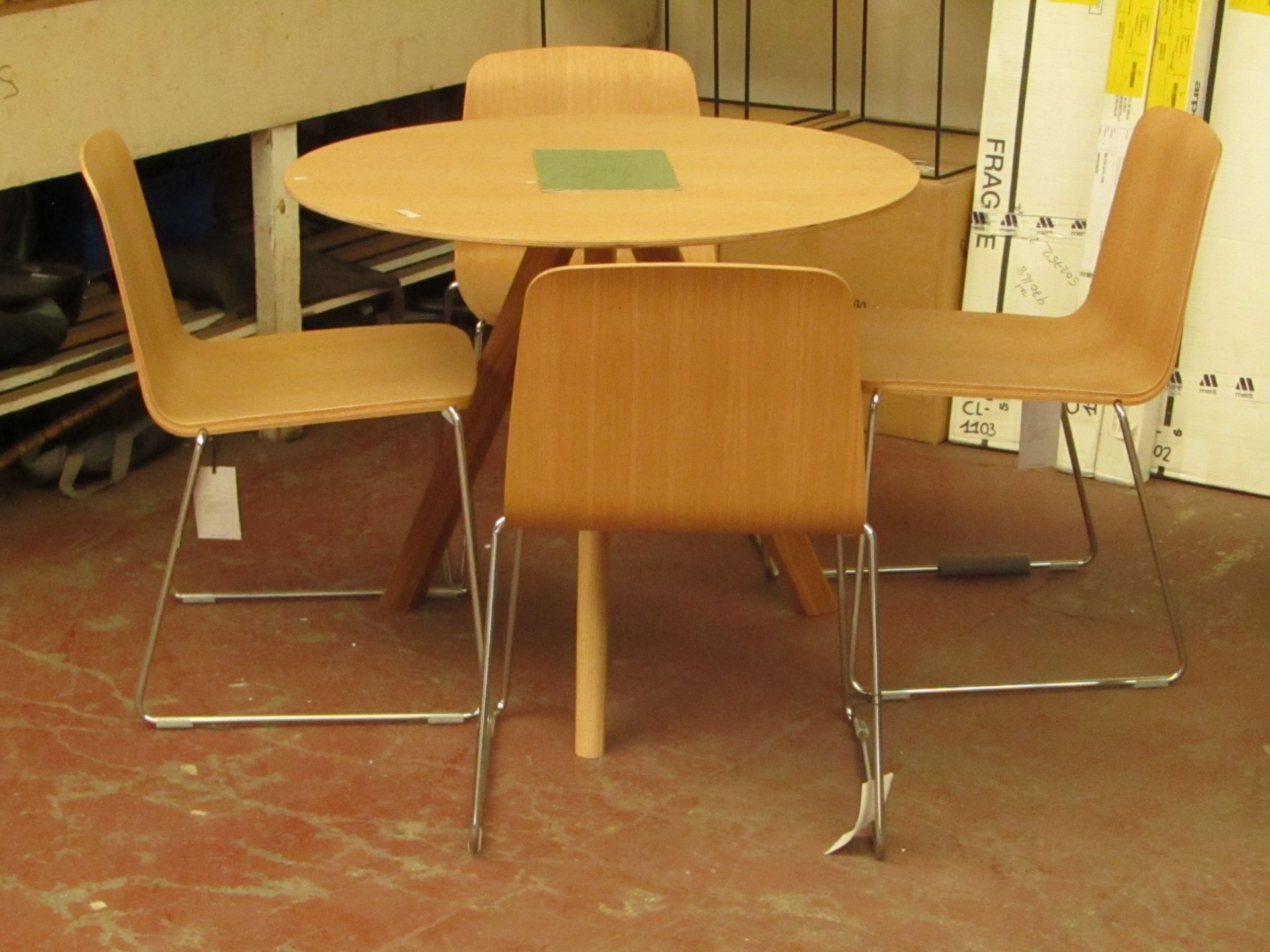 | 1X | COPENHAGUE DINING TABLE CPH20 WITH 4X NORMANN COPENHAGEN JUST CHAIRS | LOOKS UNUSED (NO