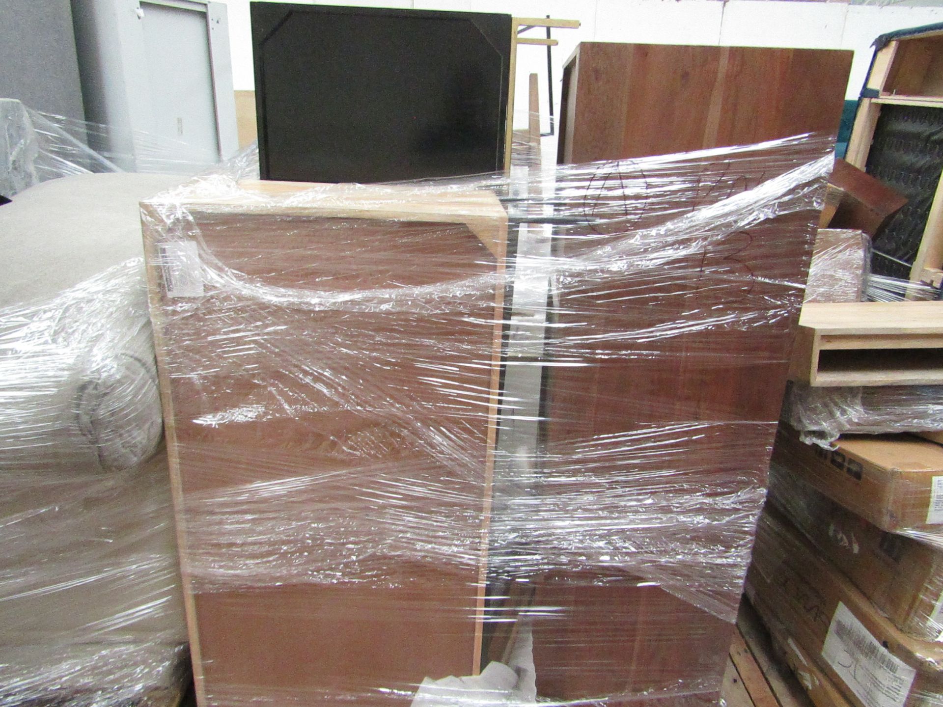 | 20X | PALLETS OF SWOON B.E.R FURNITURE AND SOFAS, ALL CUSTOMER RETURNS UNCHECKED FOR THE EXTENT OF - Image 13 of 19