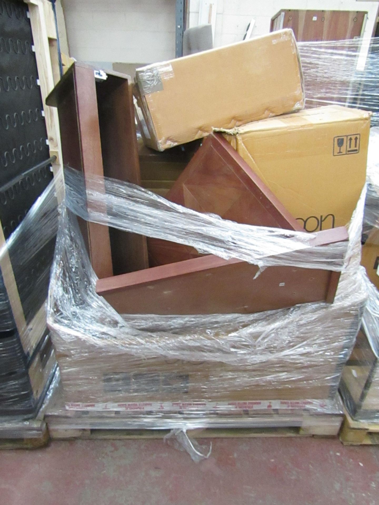 | 20X | PALLETS OF SWOON B.E.R FURNITURE AND SOFAS, ALL CUSTOMER RETURNS UNCHECKED FOR THE EXTENT OF - Image 7 of 19