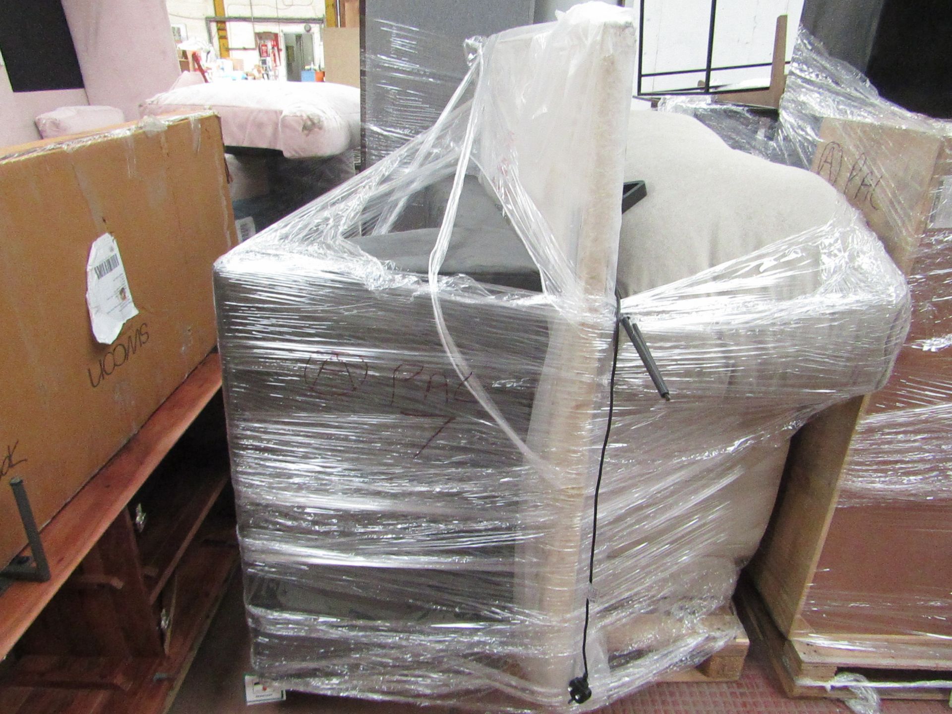 | 20X | PALLETS OF SWOON B.E.R FURNITURE AND SOFAS, ALL CUSTOMER RETURNS UNCHECKED FOR THE EXTENT OF - Image 12 of 19