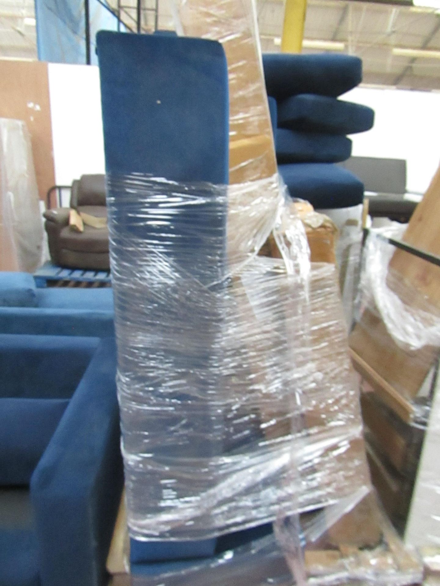 | 20X | PALLETS OF SWOON B.E.R FURNITURE AND SOFAS, ALL CUSTOMER RETURNS UNCHECKED FOR THE EXTENT OF - Image 18 of 19