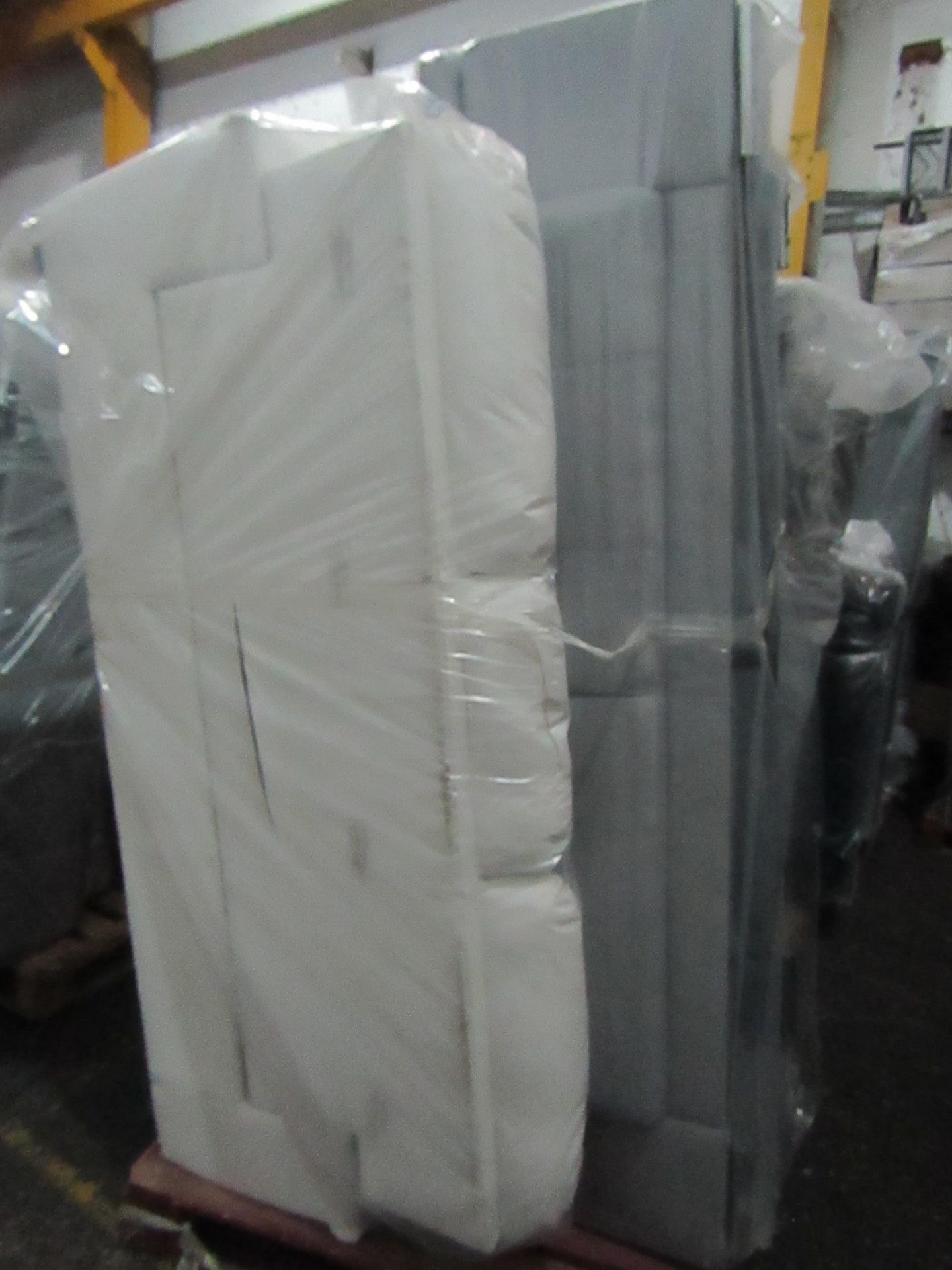 A pallet of 2x raw return sofa  unchecked  untested  returns of various grade -  could be of the